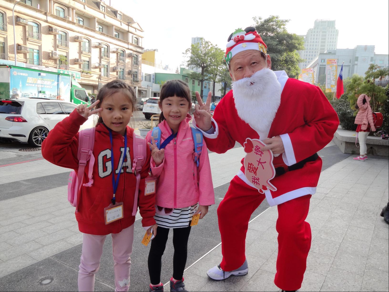 108學年度聖誕節-幸福使者送甜蜜