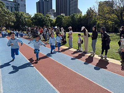 1141206〈第17屆校慶運動會 一、二年級跑步短影片〉(另開新視窗)